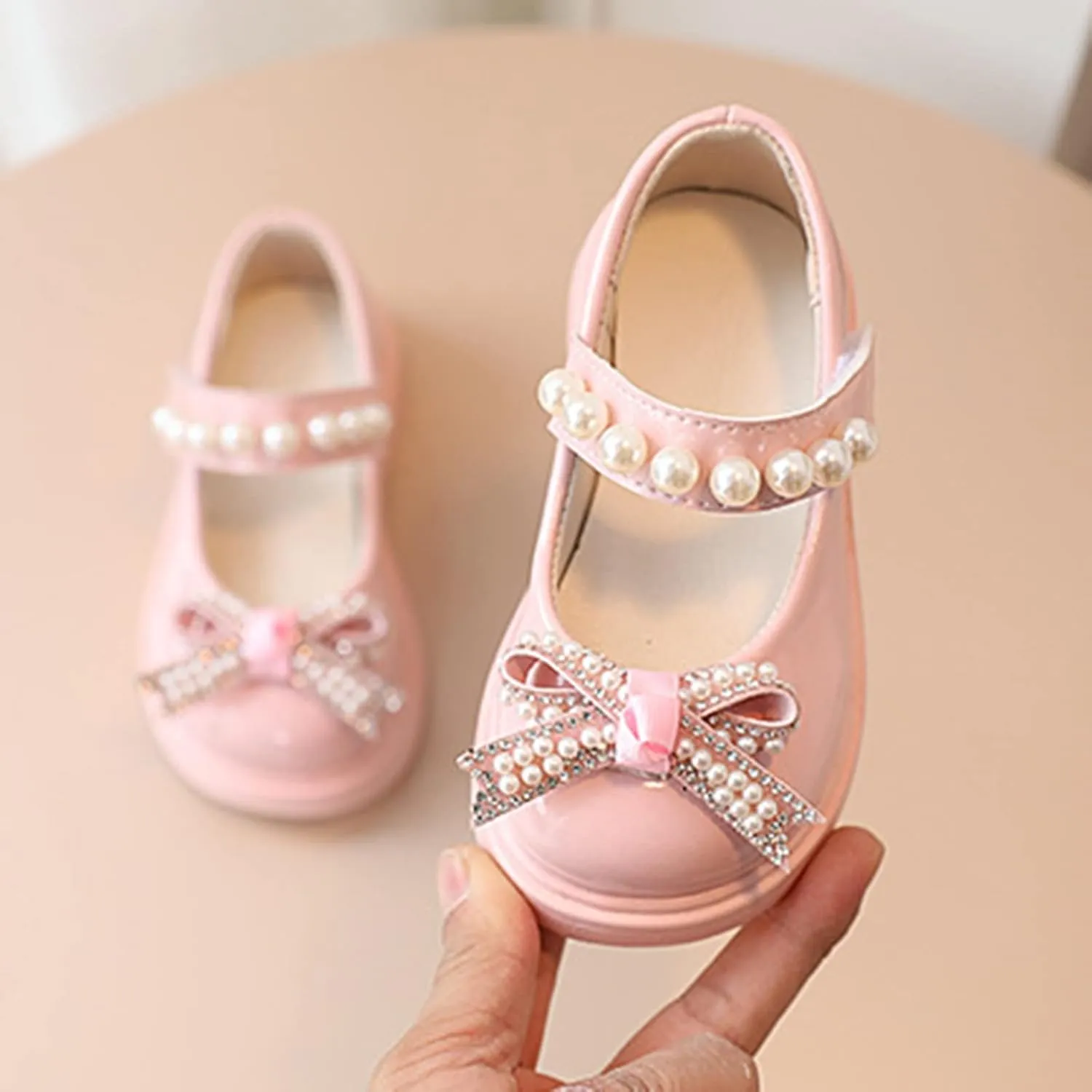 Water Shoes for Kids Girls Sandals Children Shoes Pearl Bow Tie Hook Loop Princess Shoes Flip Flops for Kids